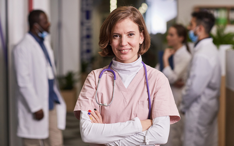 Scrubs Femininos: Elegância e Conforto para Profissionais de Saúde